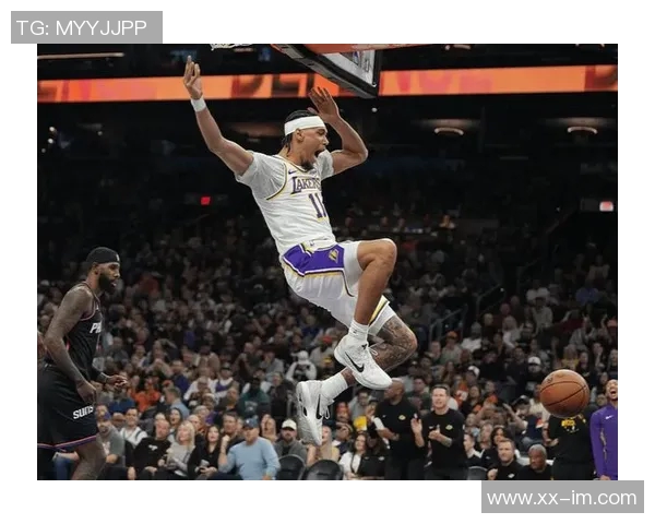 狄龙三分手感不佳仅中一球贡献14分4板1助2断并压哨罚球两次