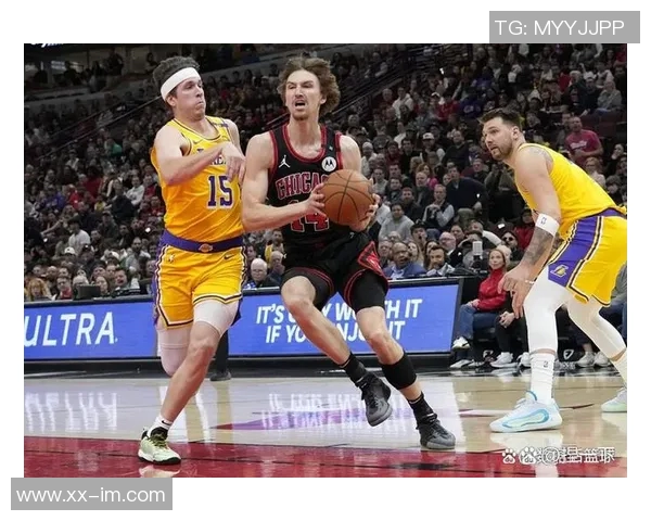 雷迪克谈东契奇无球打法的适用性与个人期望的差异 雷迪克谈东契奇无球打法的适用性与个人期望的差异