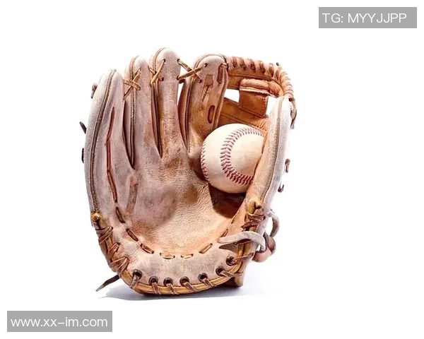 巴西门将亲自研发手套从自用到商业化的成功转型之路